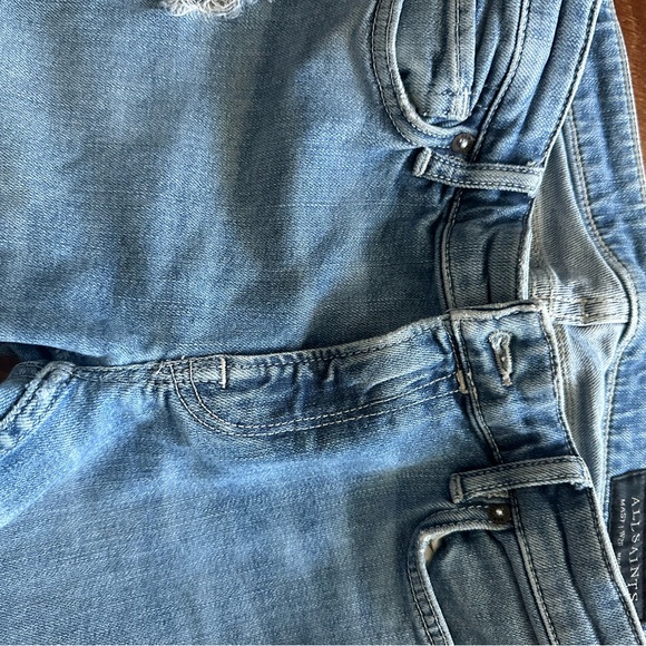 Low rise distressed Jeans - Picture 3 of 4